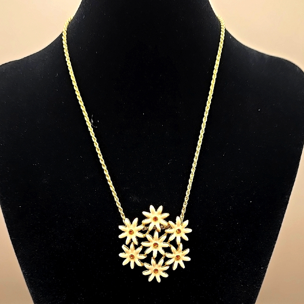 Vintage Roman Enamel White Daisy Bouquet Necklace